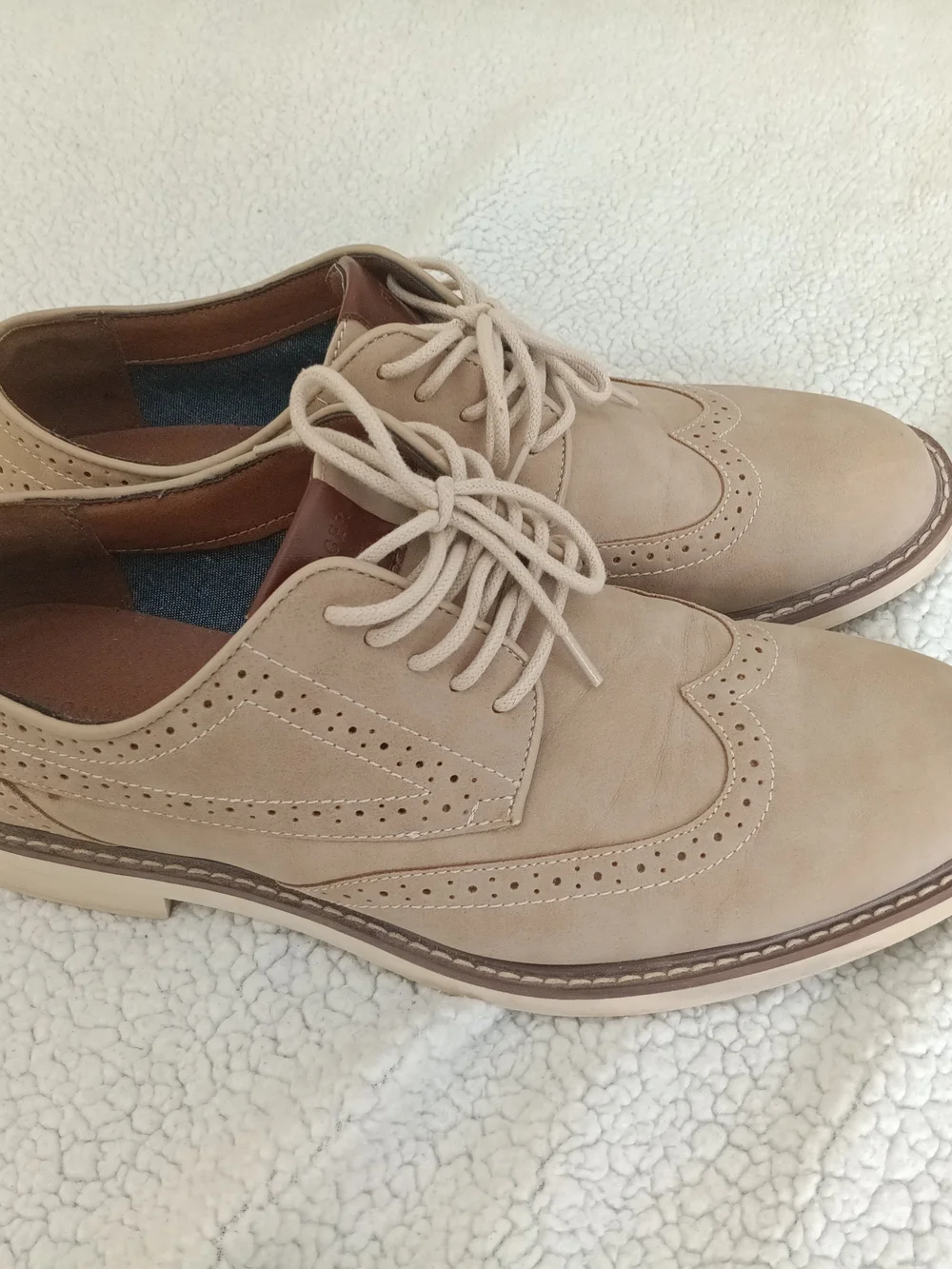 Tommy Hilfiger Men's Gendry Wingtip Brogue Derby Shoes - Beige Suede - Size 8.5